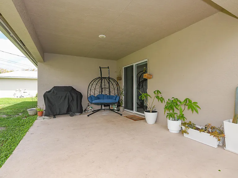 3110 SW Curcuma St — Photo 6