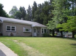 87 S Buttonwood St, Macungie, PA 18062