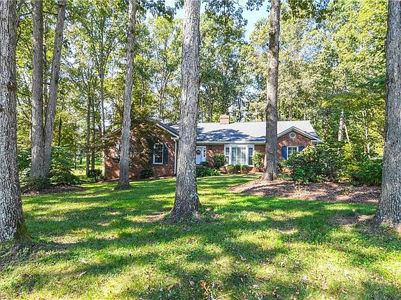 2nd image of 4914 Forest Oaks Dr