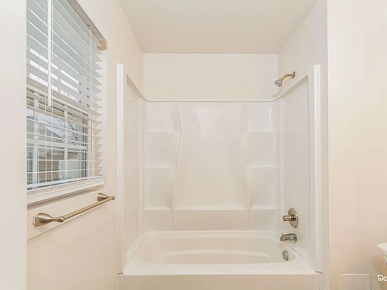 2855 Filbert St — Photo 9