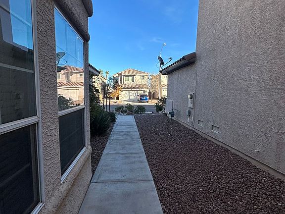 4th image of 7621 Lookout Hill St