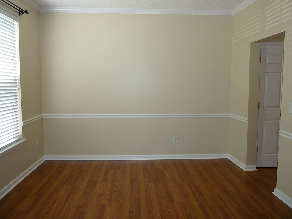 1st image of 516 Auburn Square Dr
