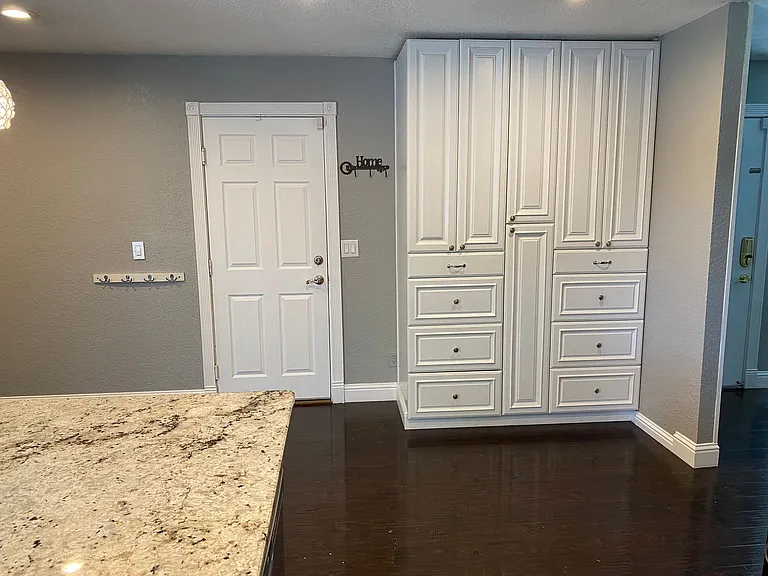 1650 Honeysuckle Rd — Photo 12
