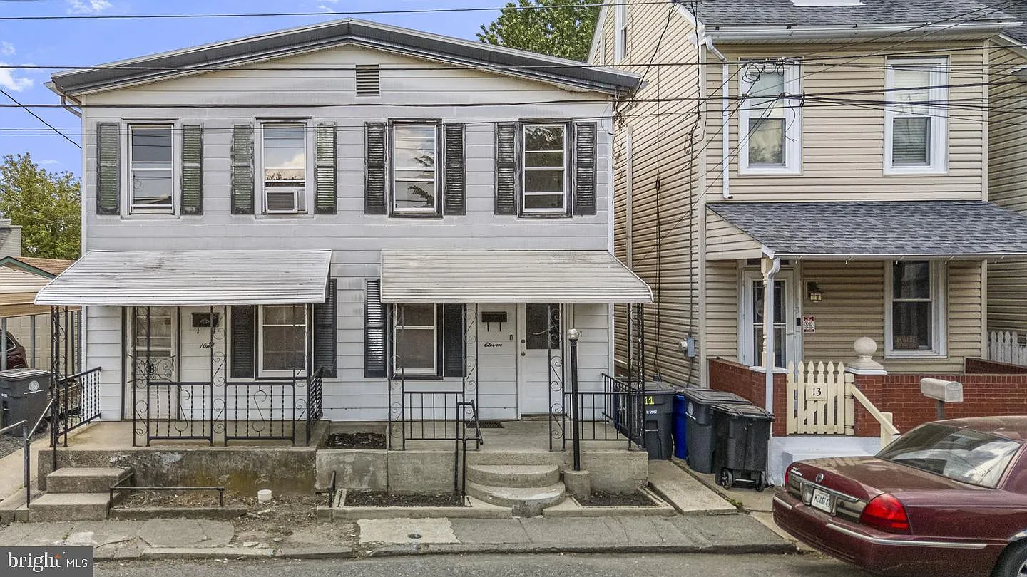 2 bed, 1.0 bath, 858 sqft, $1,500 — Photo 1