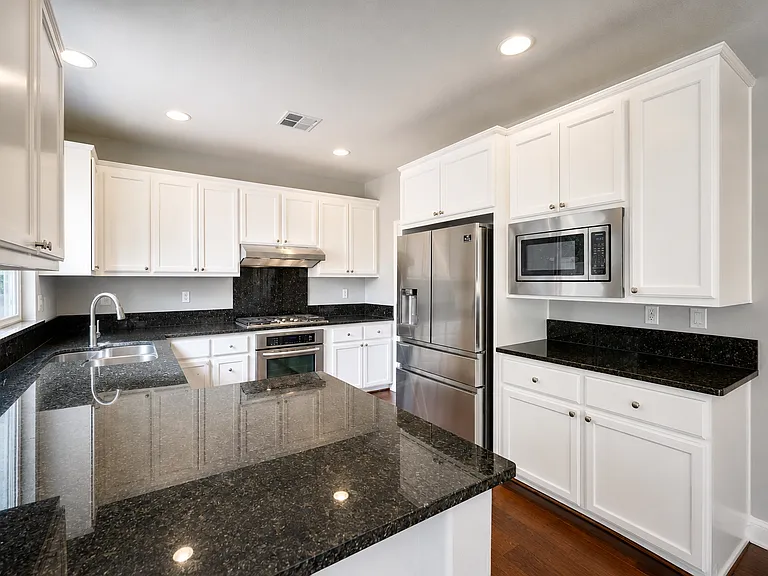 1867 Silk Wood Ln — Photo 20