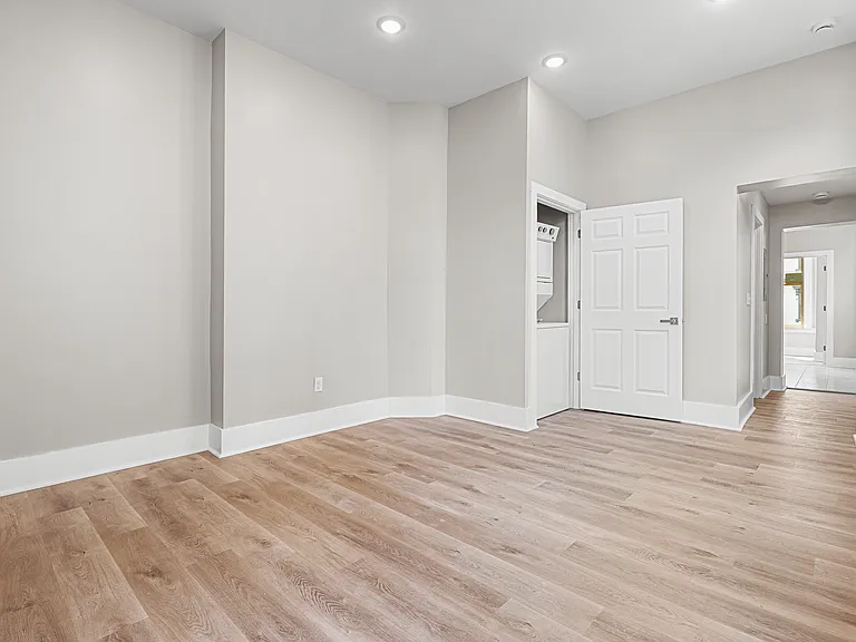 813 Washington Ave #1 — Photo 4