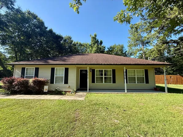 212 Academy Dr, Ashford, AL 36312