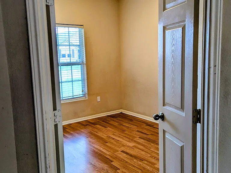 325 Pacific Dr — Photo 23