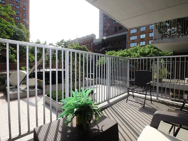175 W 90th St #3A — Photo 6