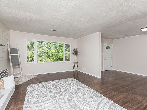 4th image of 4400 NE Wahli Dr