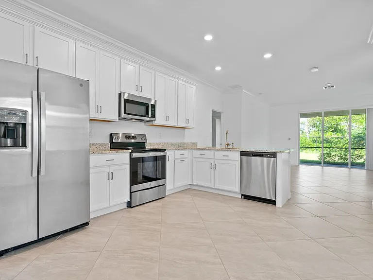 4288 Lemongrass Dr — Photo 11