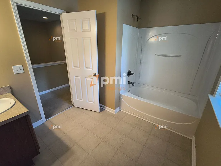 350 Fairmont Way #3 — Photo 13