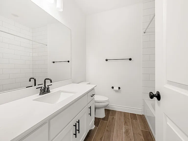 1301 White Daisy Ln — Photo 25