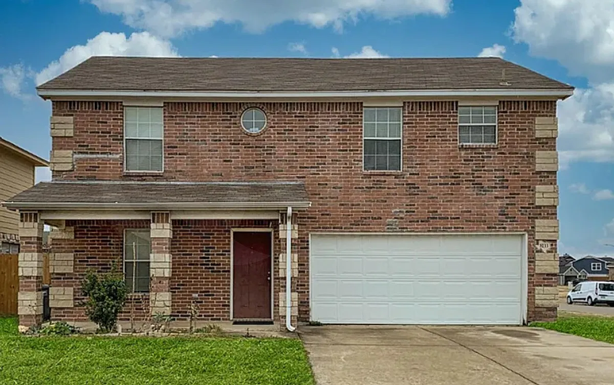 3 bed, 2.0 bath, 1542 sqft, $1,749 — Photo 1