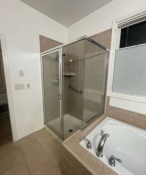 693 Fairwood Cres — Photo 20