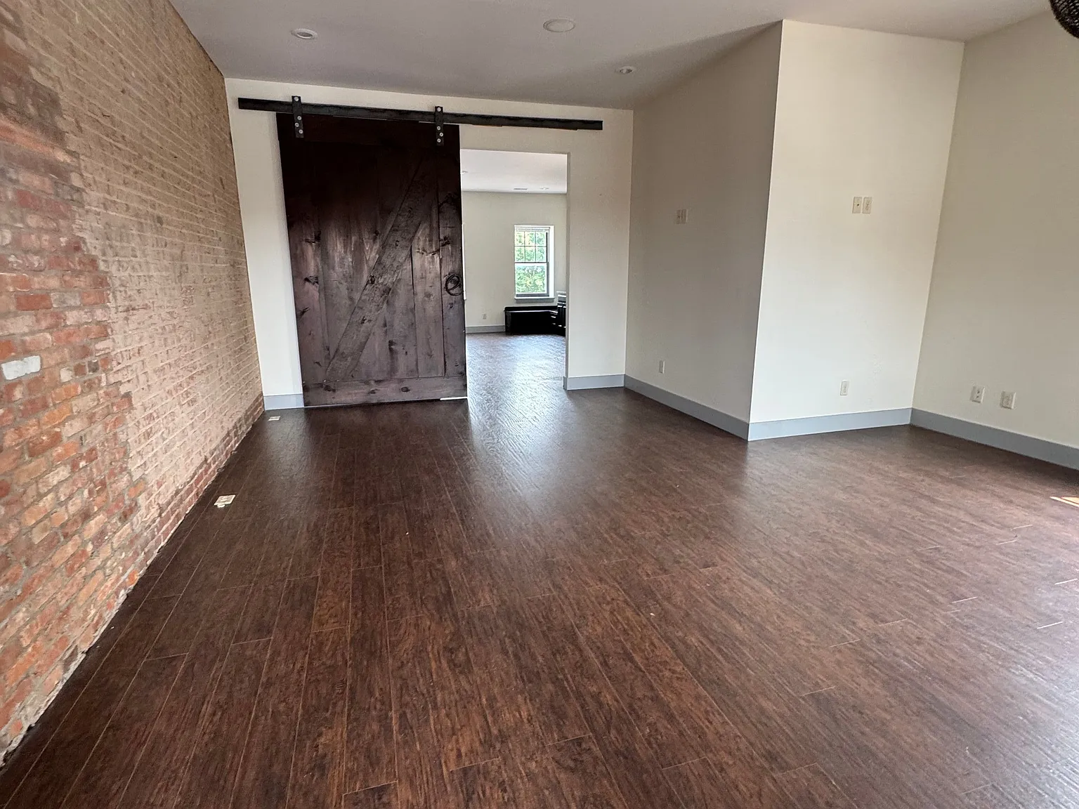 1 bed, 1.0 bath, 1200 sqft, $1,200 — Photo 2