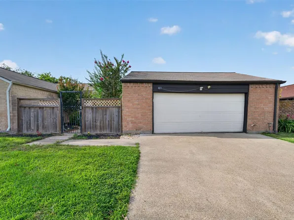 6 Quailwood Dr, Baytown, TX 77521