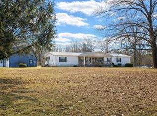 1017 County Road 2025 E, Fairfield, IL 62837