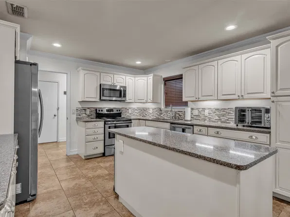 213 King Arthur Dr, Weatherford, TX 76086