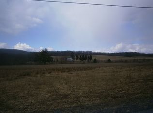 1431 Sweet Arrow Lake Rd, Pottsville, PA 17901