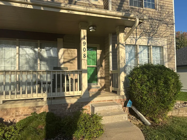 1908 Franklin Dr — Photo 3