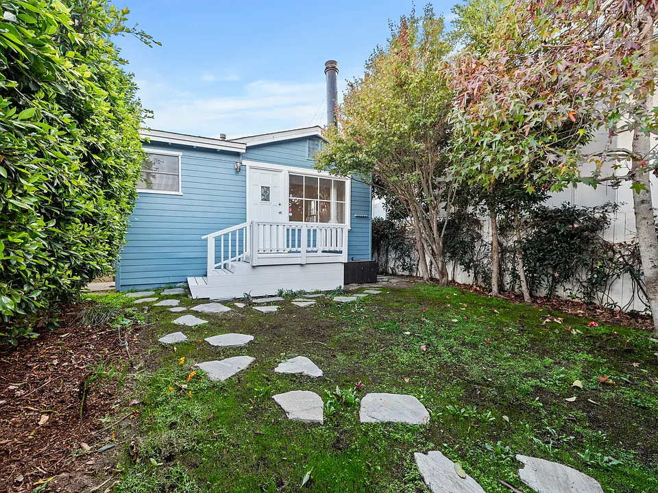 26 Rose Ave