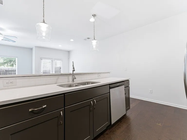 2717 Avanti Way — Photo 5