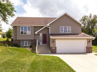 1082 Southern Ridge Dr SW, Rochester, MN 55902