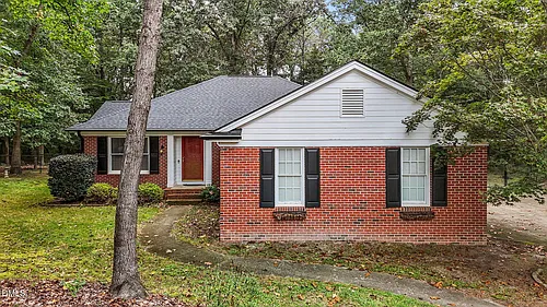 109 Oaklake Ct Photo 1