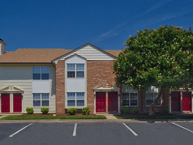 Auburn Place Apartments — Photo 15