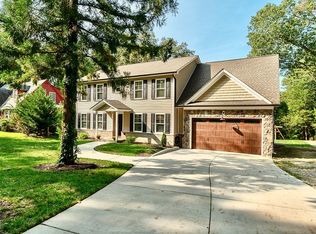 11740 Cliff Lawn Dr, Chester, VA 23831