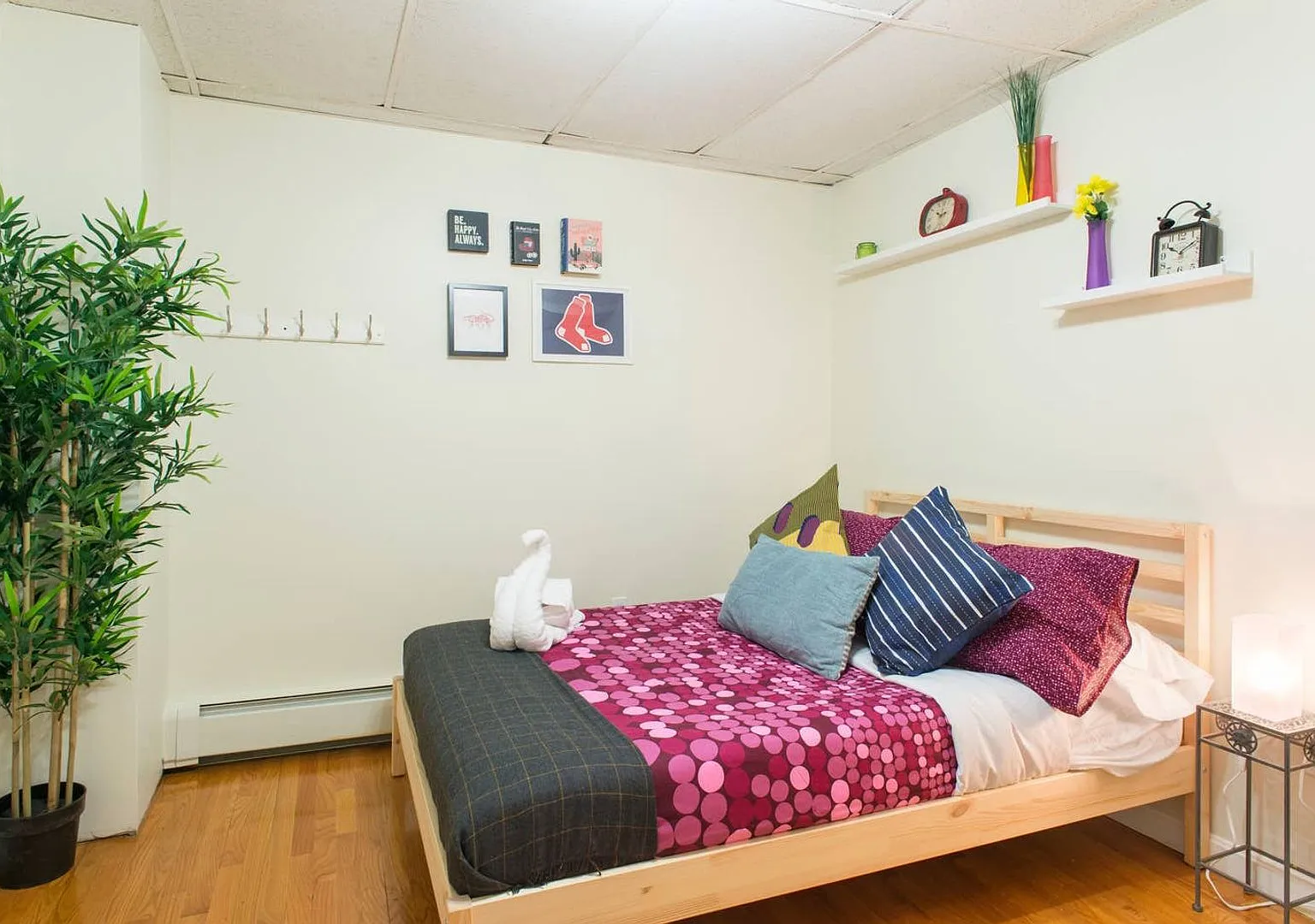 No brokers Fee, No Security Depsit, heat, Hot water Included, Laundry on a Site — Photo 2