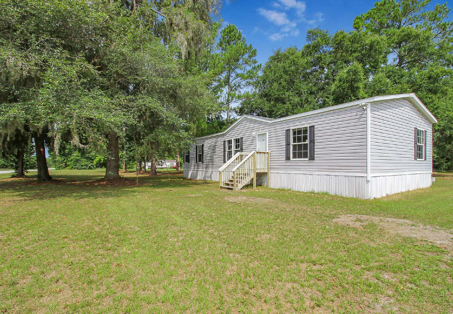 3 bed, 2.0 bath, 1344 sqft, $1,550 — Photo 1