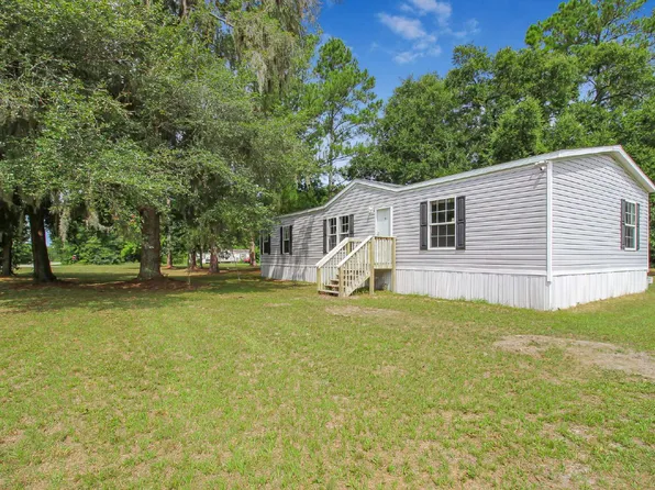 1080 Poppell Farms Dr SE, Darien, GA 31305