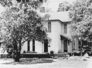 405 W William St, Monticello, IL 61856