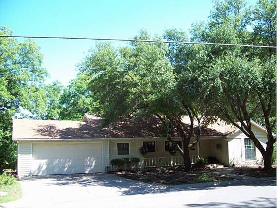 1st image of 801 Greenwood Dr