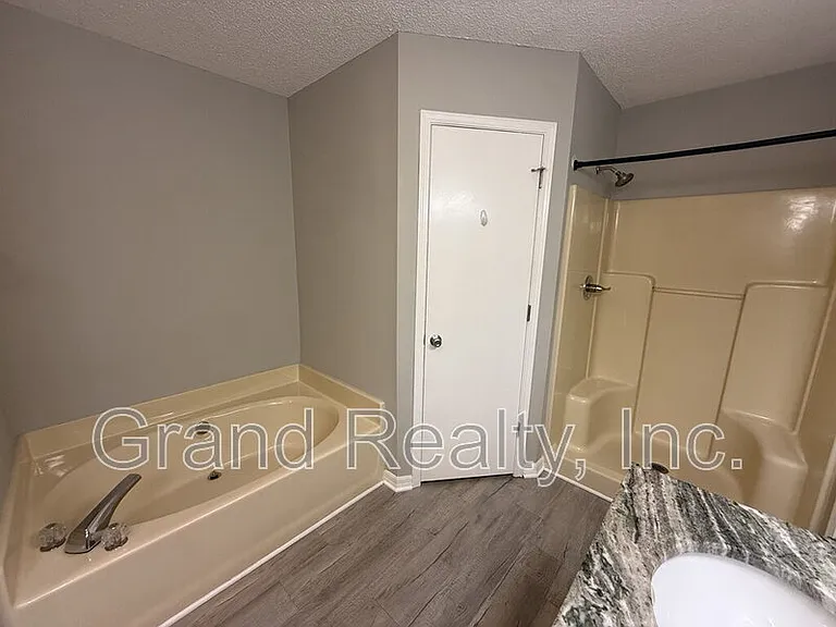 3965 Deerwood Cir — Photo 16