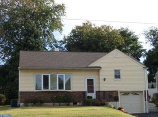 2039 Jenkintown Rd, Glenside, PA 19038