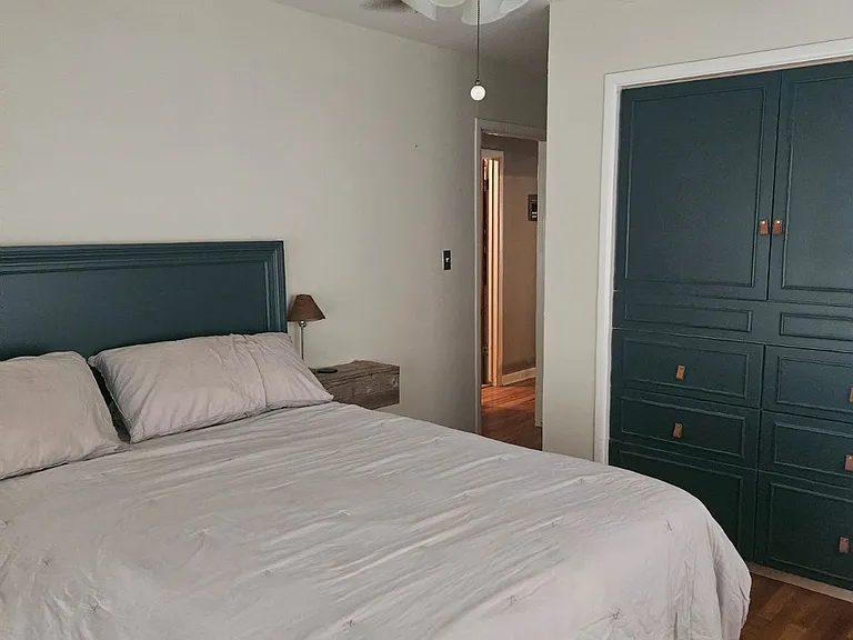 1105 Sycamore St — Photo 4