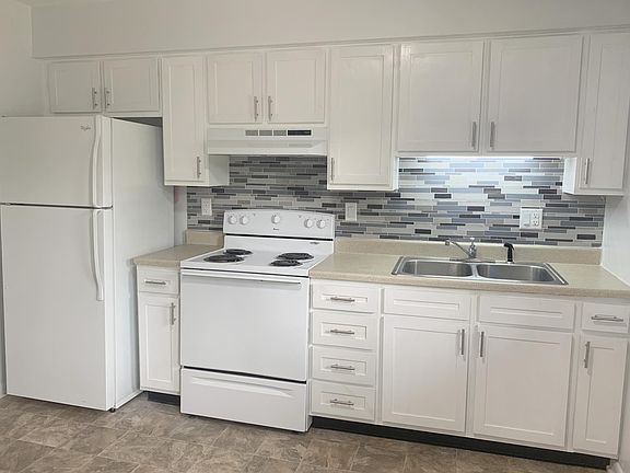 3rd image of 716 Wilson Ave Unit 7