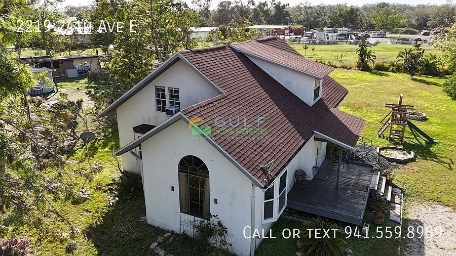 1st image of 2219 24th Ave E