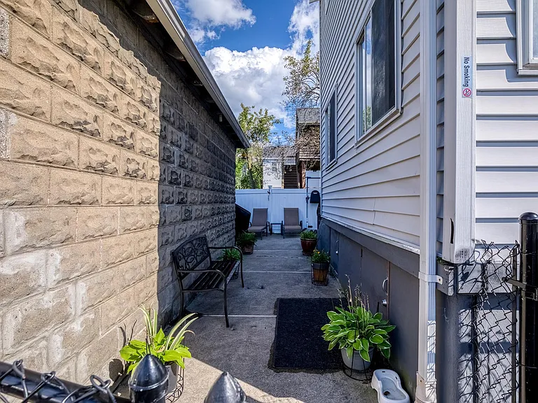 338 Riverside Ave — Photo 23