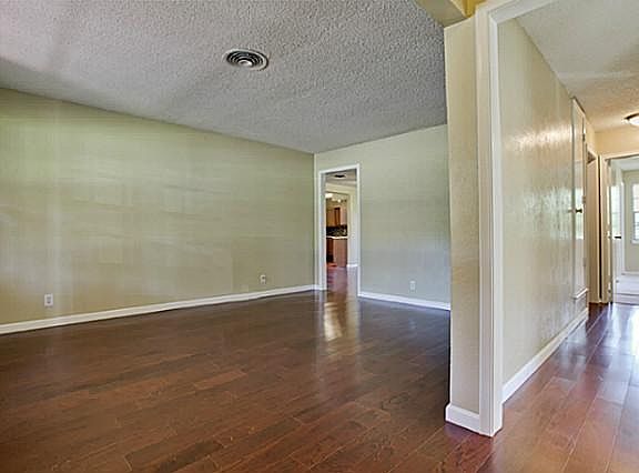 4th image of 1809 Gravley Dr