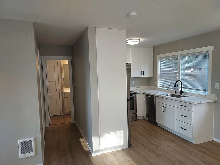 700 Aberdeen Ave NE #702 — Photo 11
