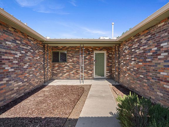 4th image of 3719 Valerie Pl NE