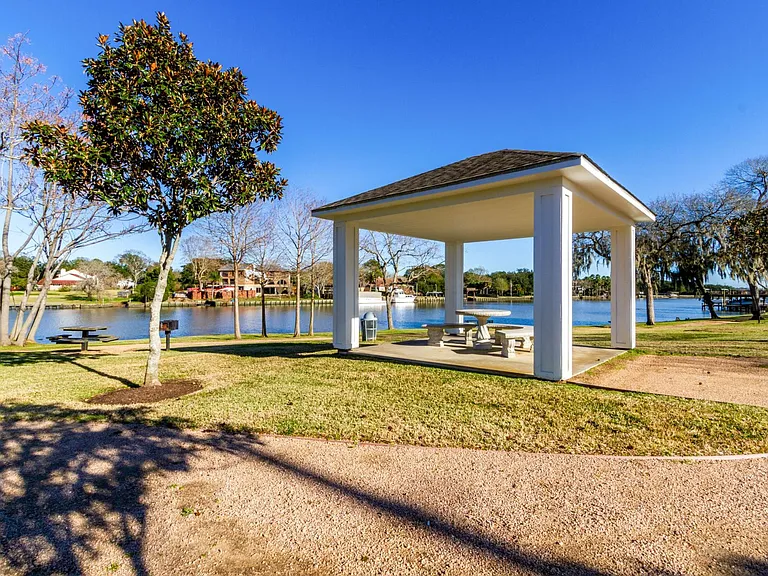 Waterfront Gazebo Picnic area
