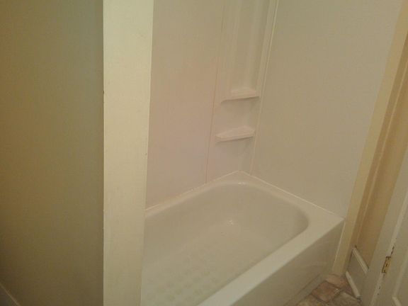 4th image of 1559 Broad St #4