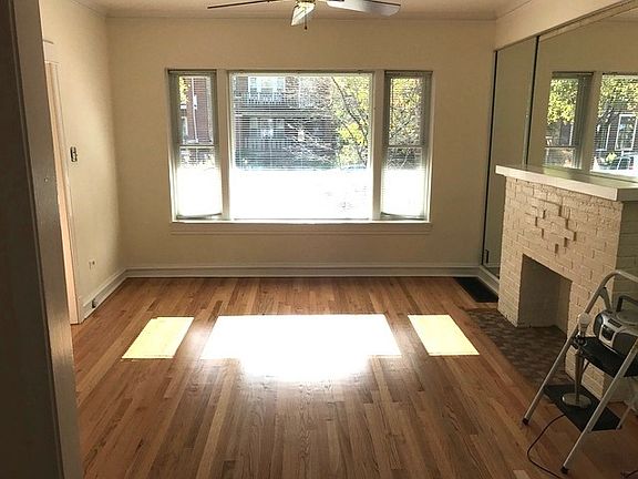 3rd image of 2510 W Hutchinson St #1H