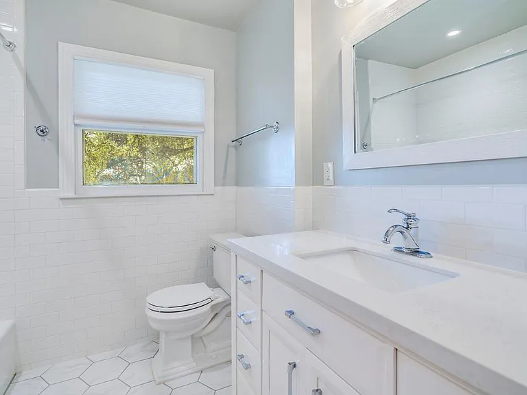 404 Almarion Dr — Photo 23
