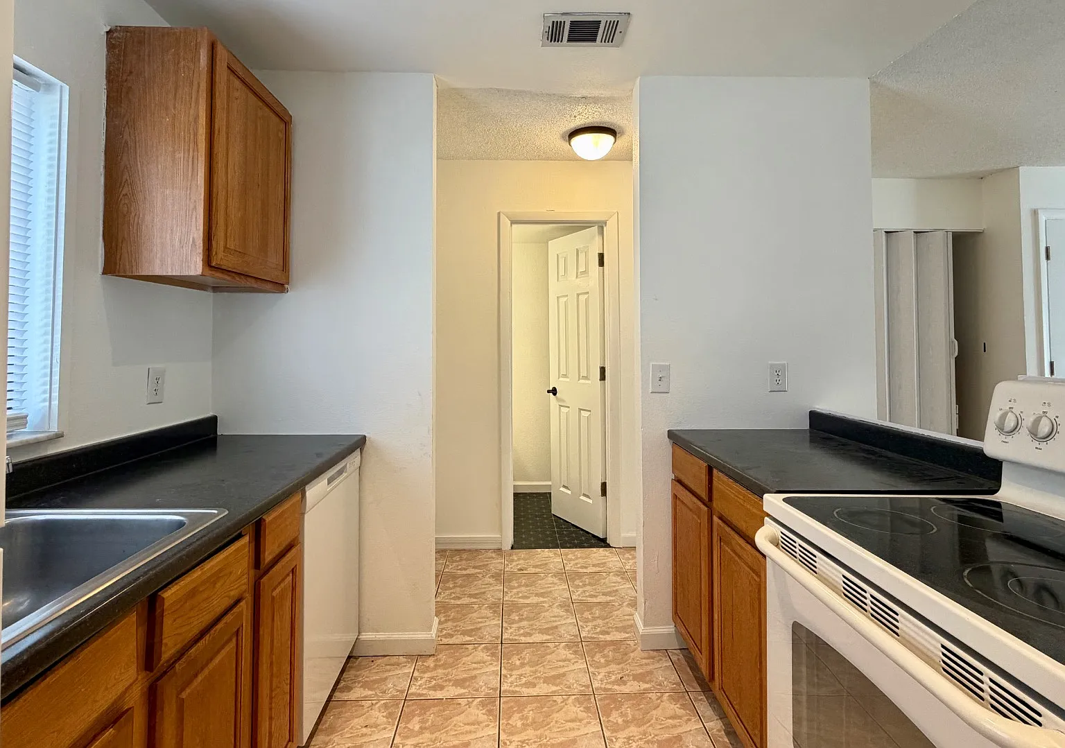 5513-5519 Decatur St — Photo 3